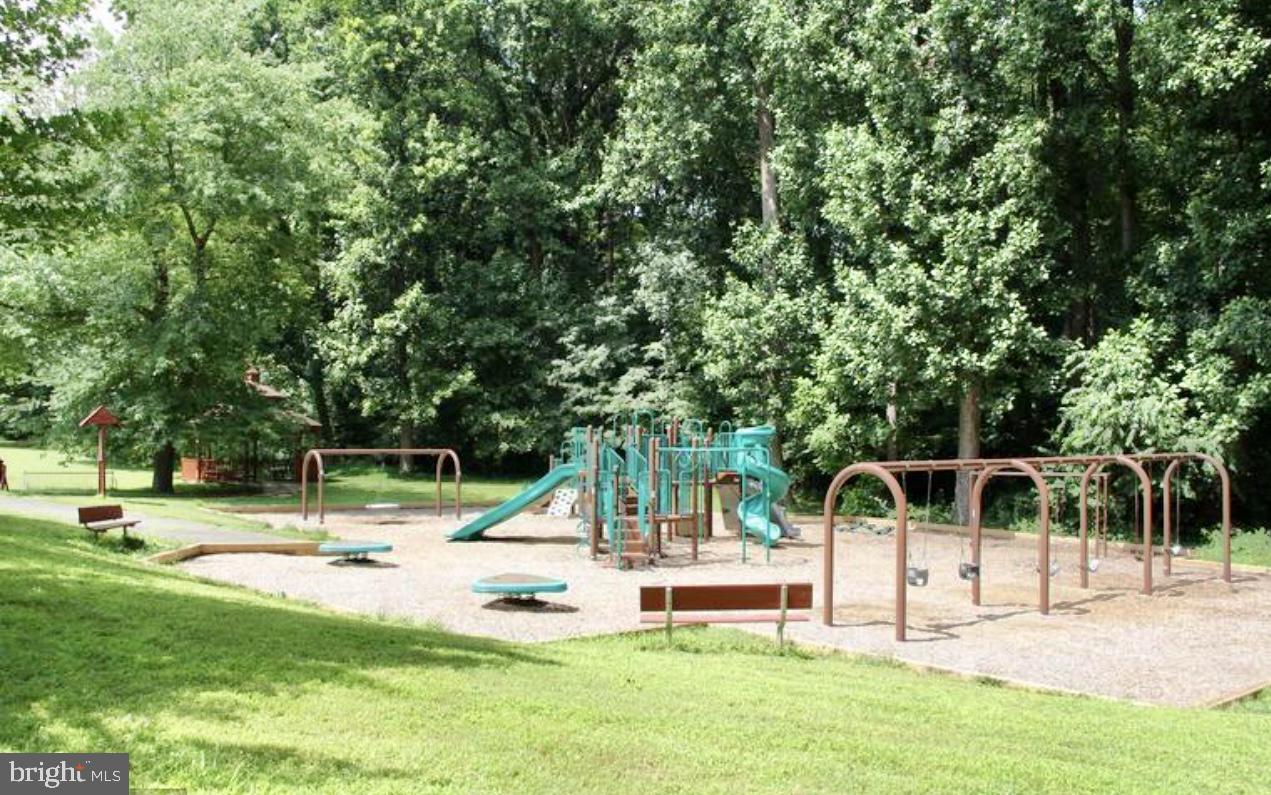 MC LEAN HUNT ESTATES - Residential