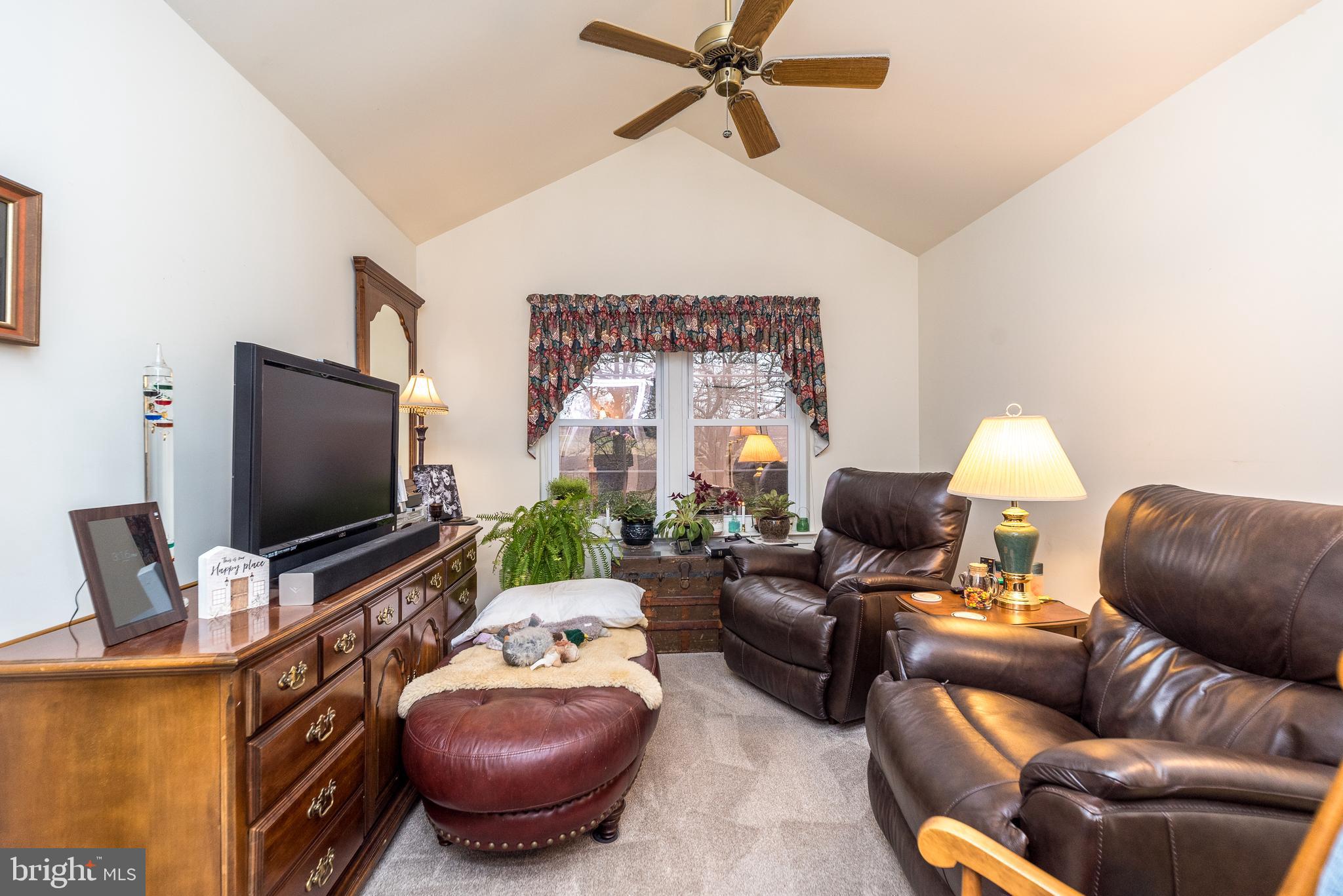 LIONSGATE - Residential