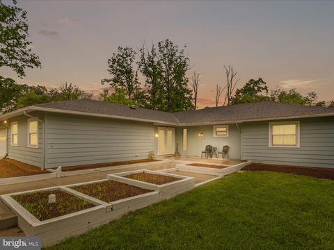 801 2ND STREET HERNDON VA 20170