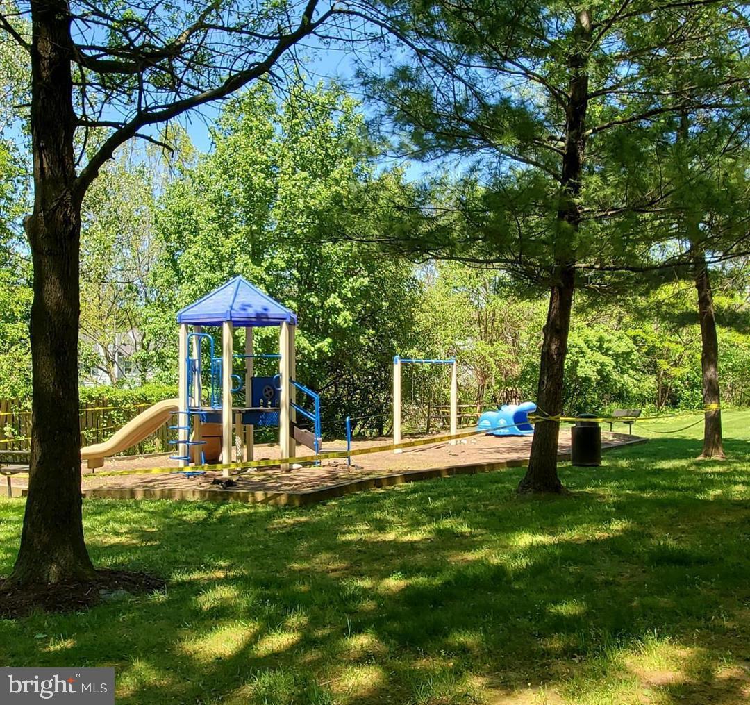 FLOWER HILL - Residential Lease