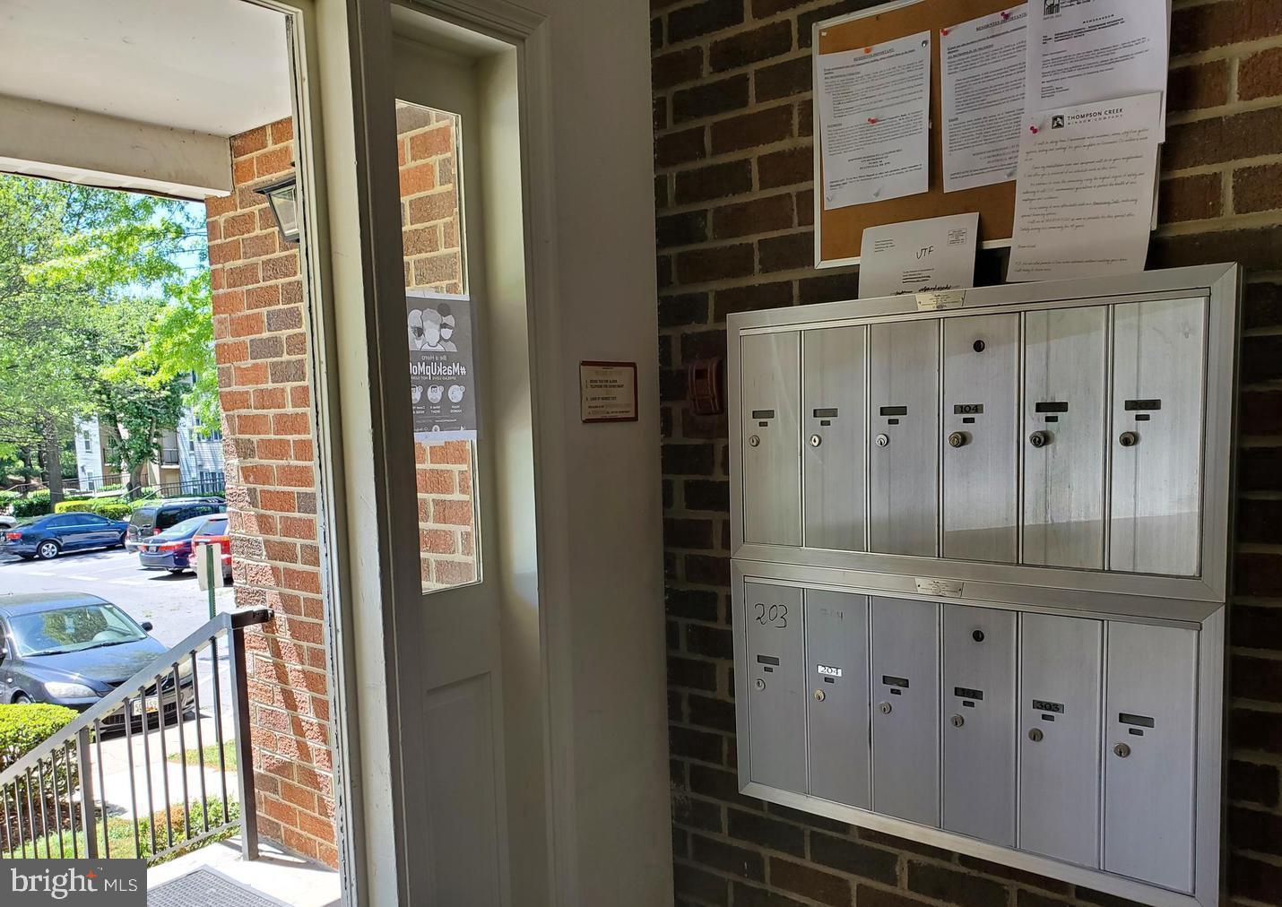 FLOWER HILL - Residential Lease