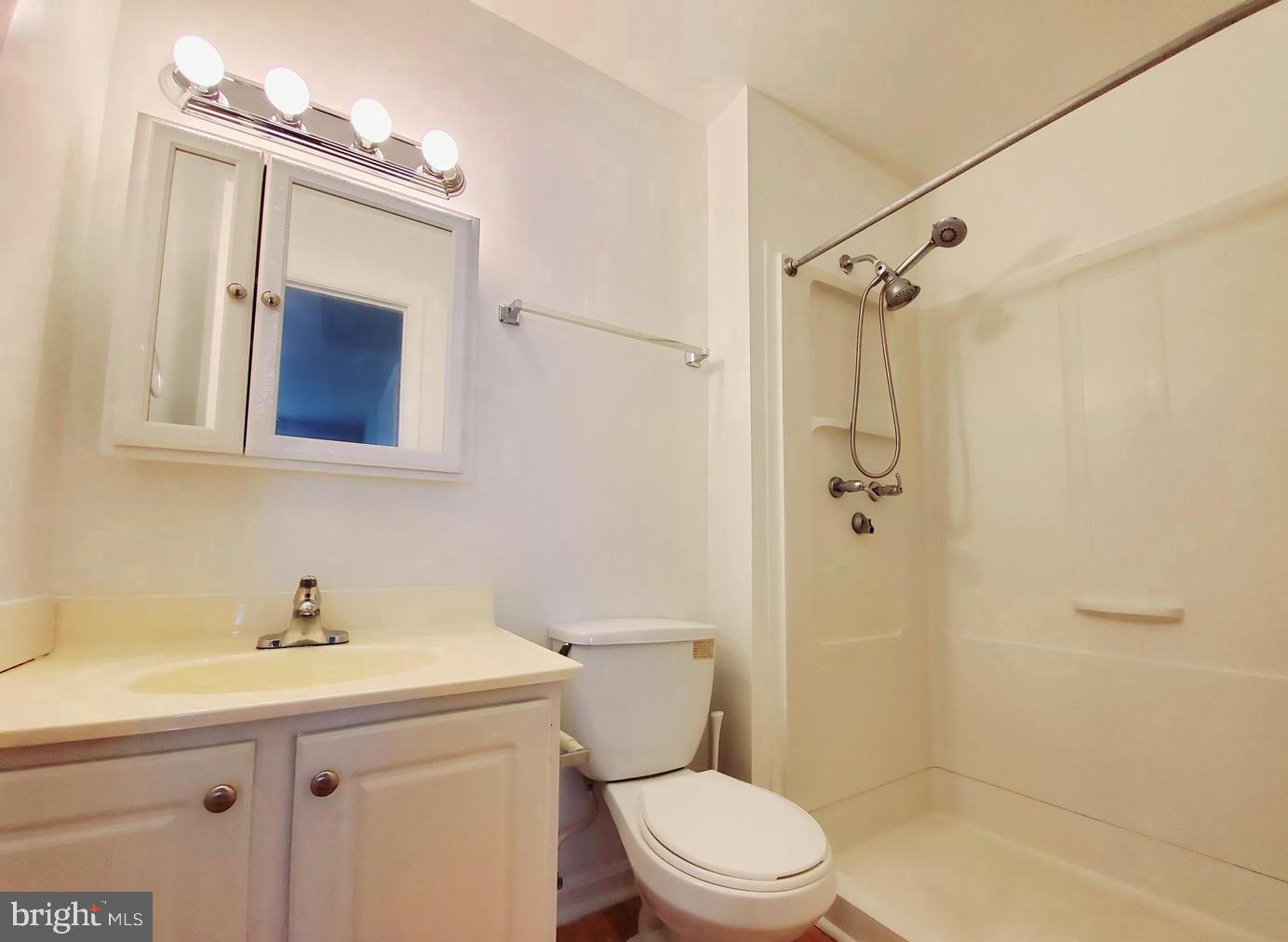 FLOWER HILL - Residential Lease