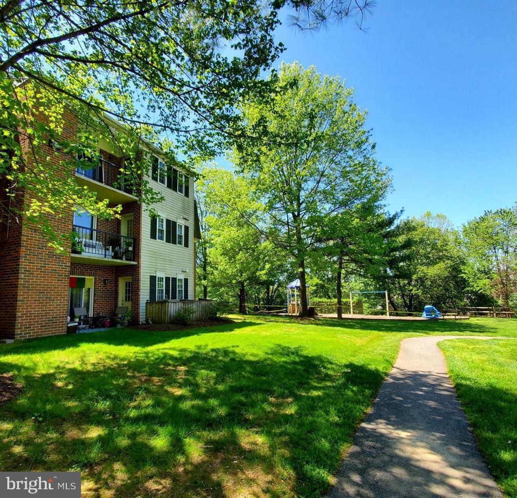 FLOWER HILL - Residential Lease