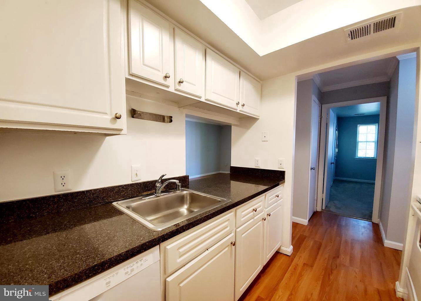 FLOWER HILL - Residential Lease