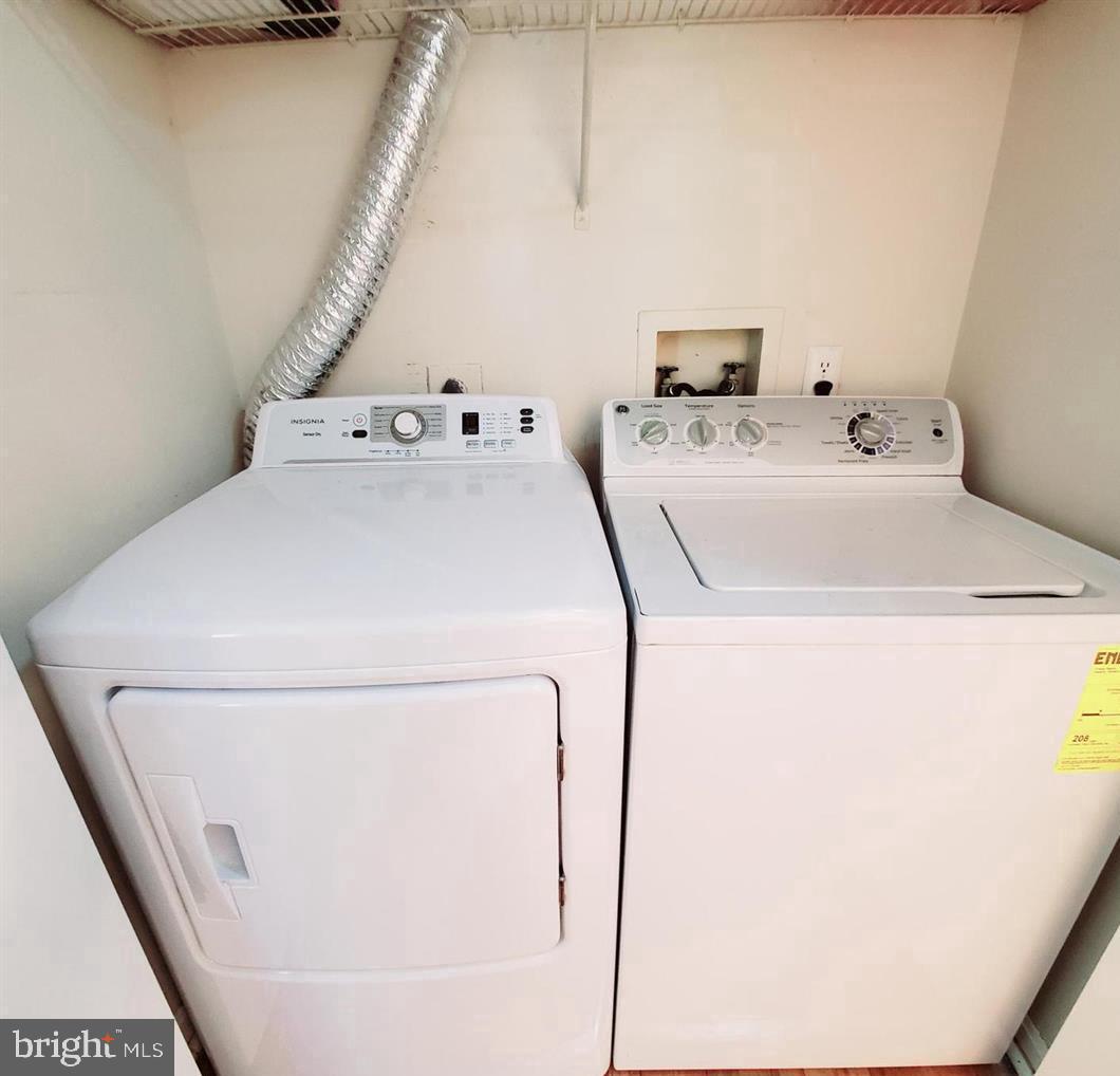 FLOWER HILL - Residential Lease