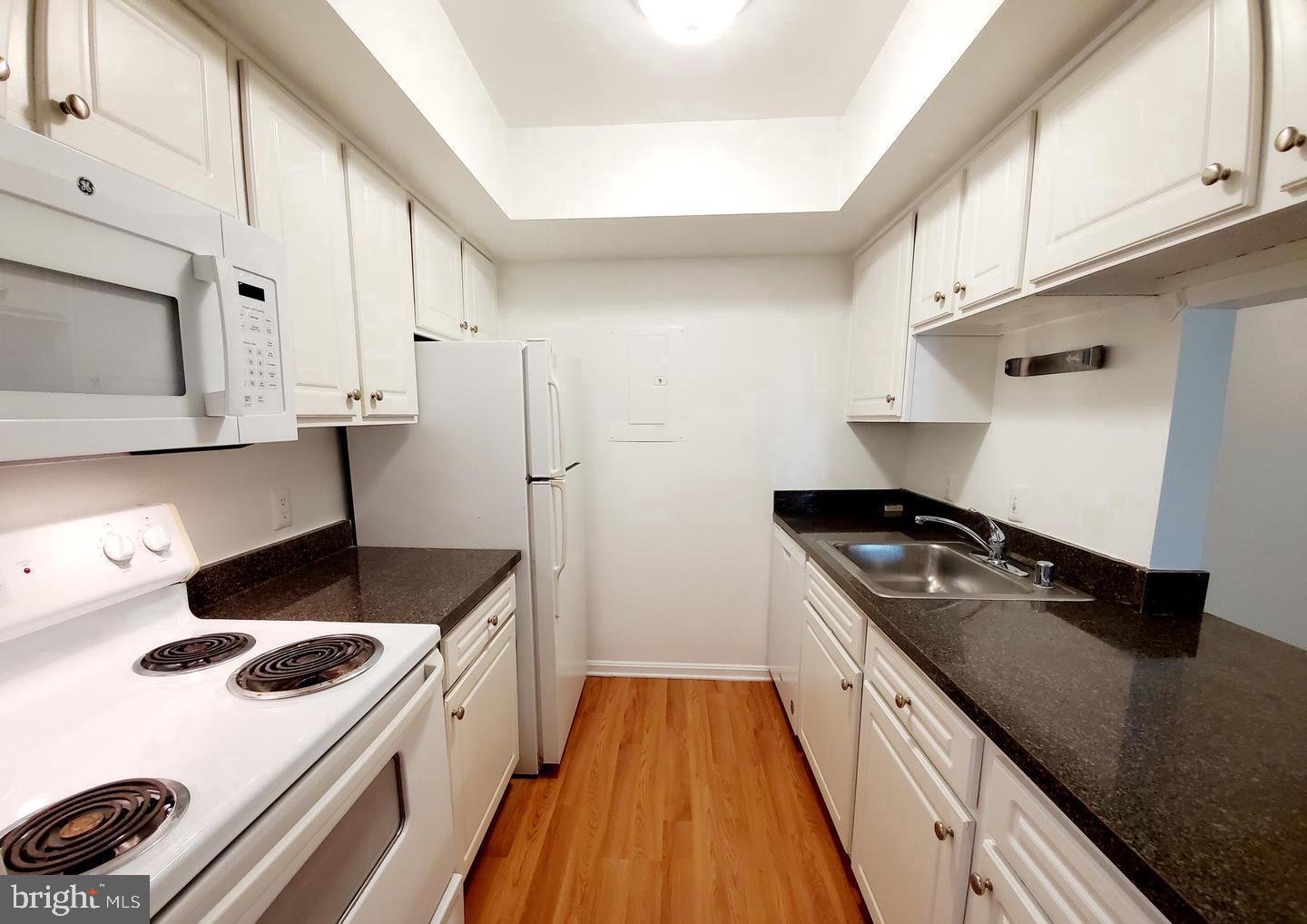 FLOWER HILL - Residential Lease