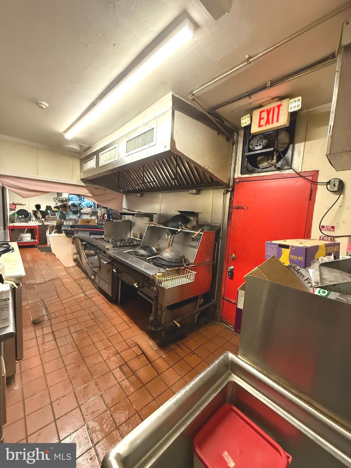 CENTER CITY - Commercial Sale