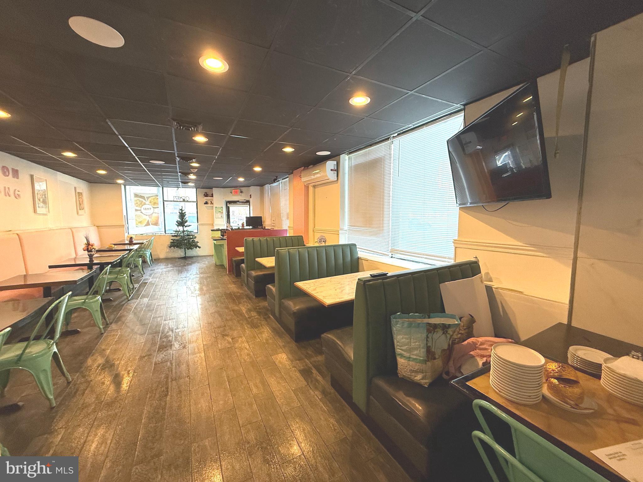 CENTER CITY - Commercial Sale