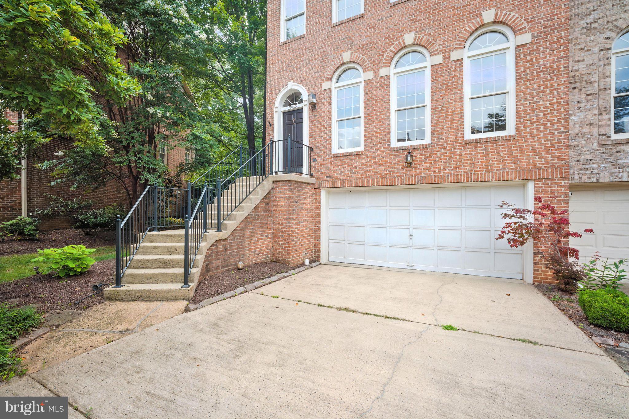10189 CASTLEWOOD LANE