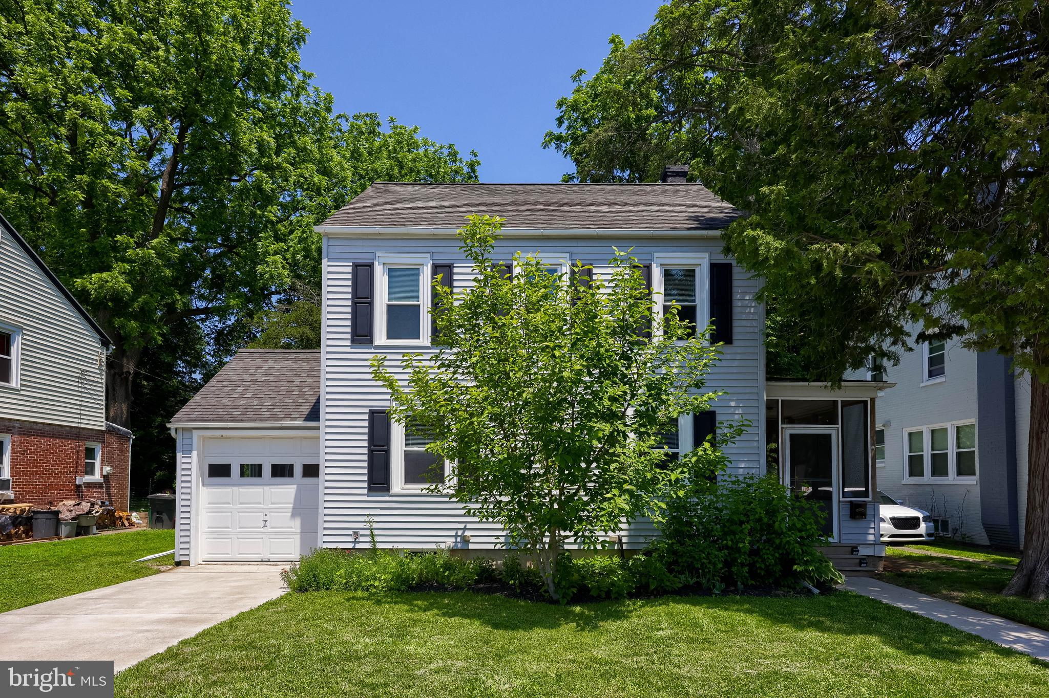 1221 ELM AVENUE