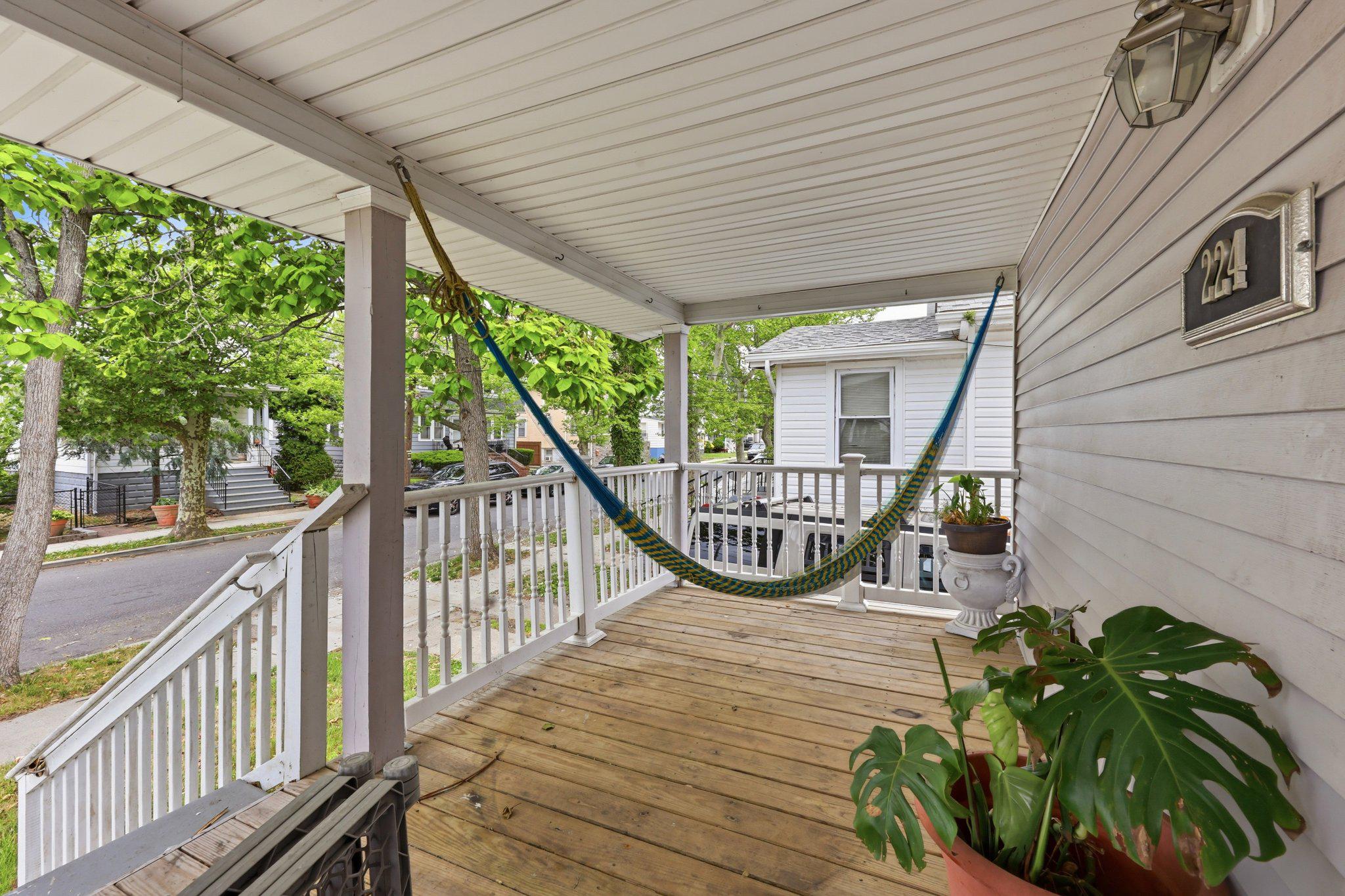 224 S CHESTER AVENUE