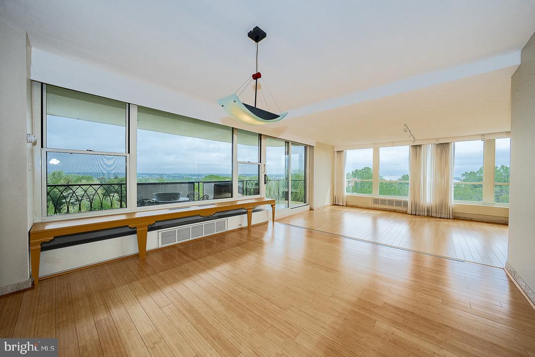 SUTTON TERRACE - Residential