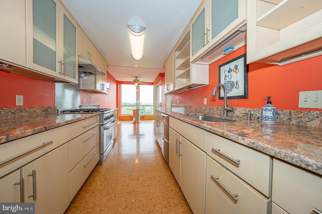 SUTTON TERRACE - Residential