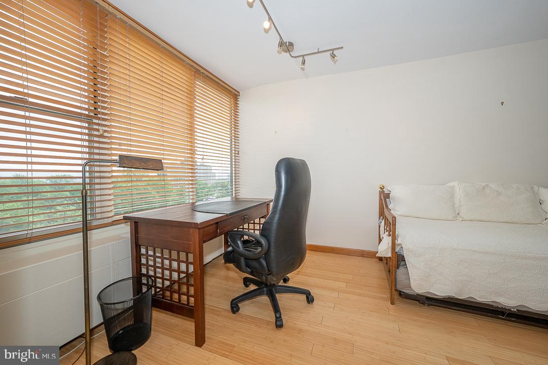 SUTTON TERRACE - Residential