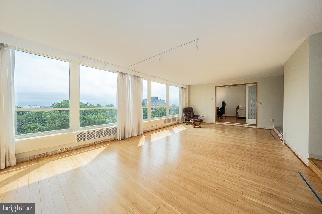 SUTTON TERRACE - Residential