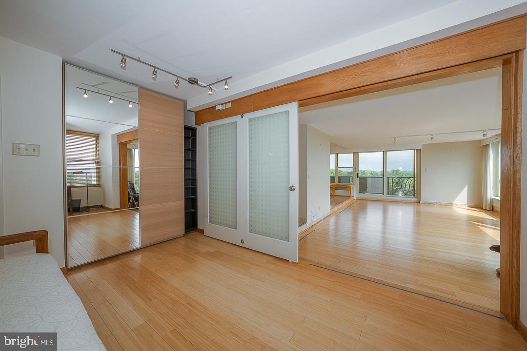SUTTON TERRACE - Residential