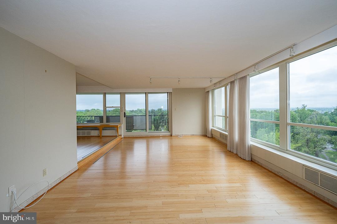 SUTTON TERRACE - Residential