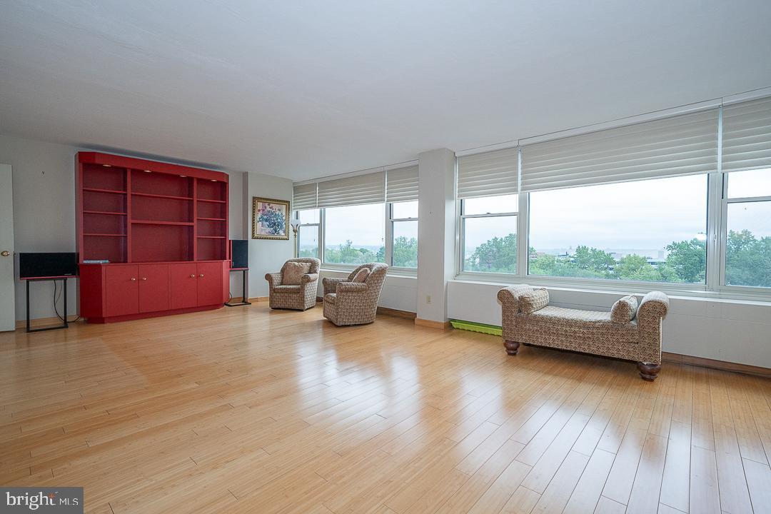 SUTTON TERRACE - Residential