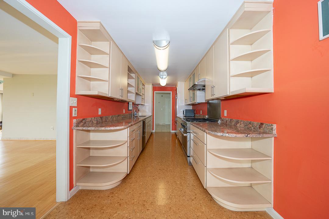 SUTTON TERRACE - Residential