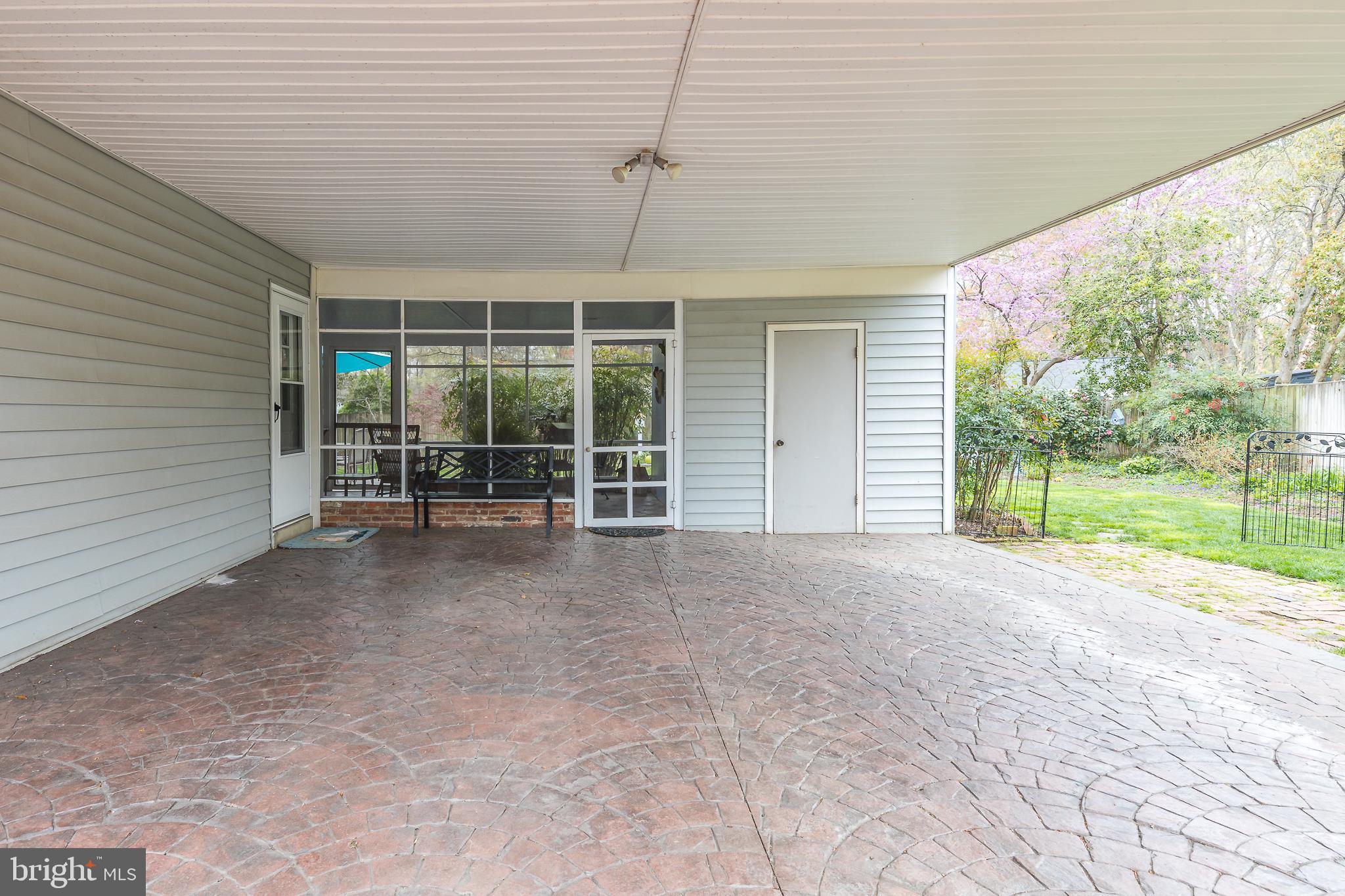 RIVERSIDE ESTATES - Residential