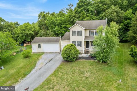 Photo of 118 Commodore Drive, Bainbridge, PA 17502 (MLS # PALA2051010)