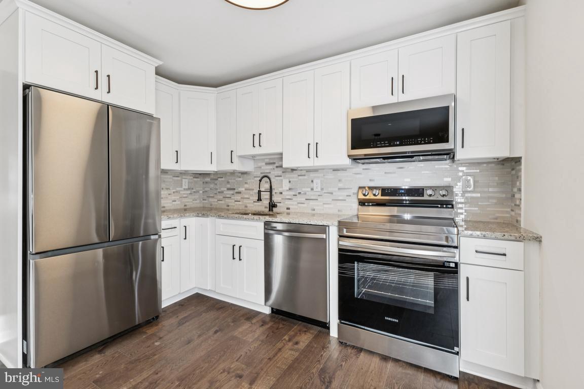 13723 AUTUMN VALE COURT