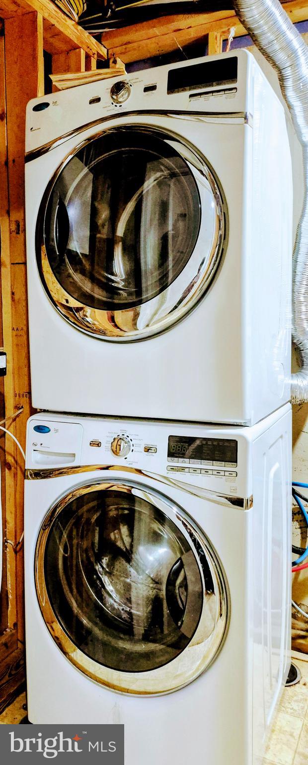 LANDOVER MEWS-PLAT FIVE> - Residential