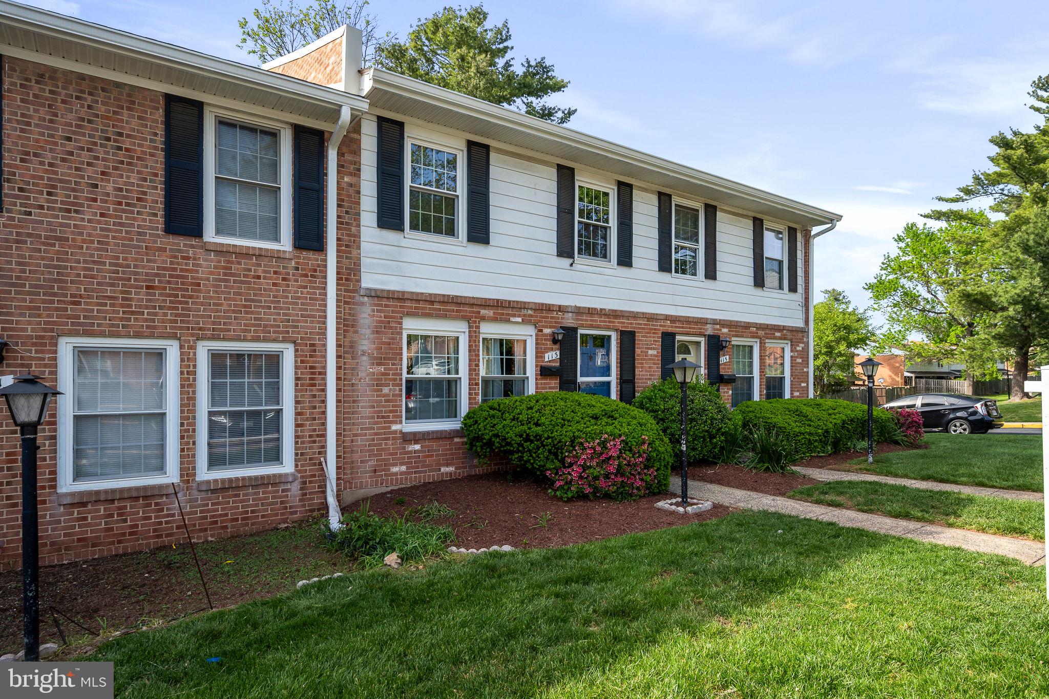 PEMBROOKE - Residential