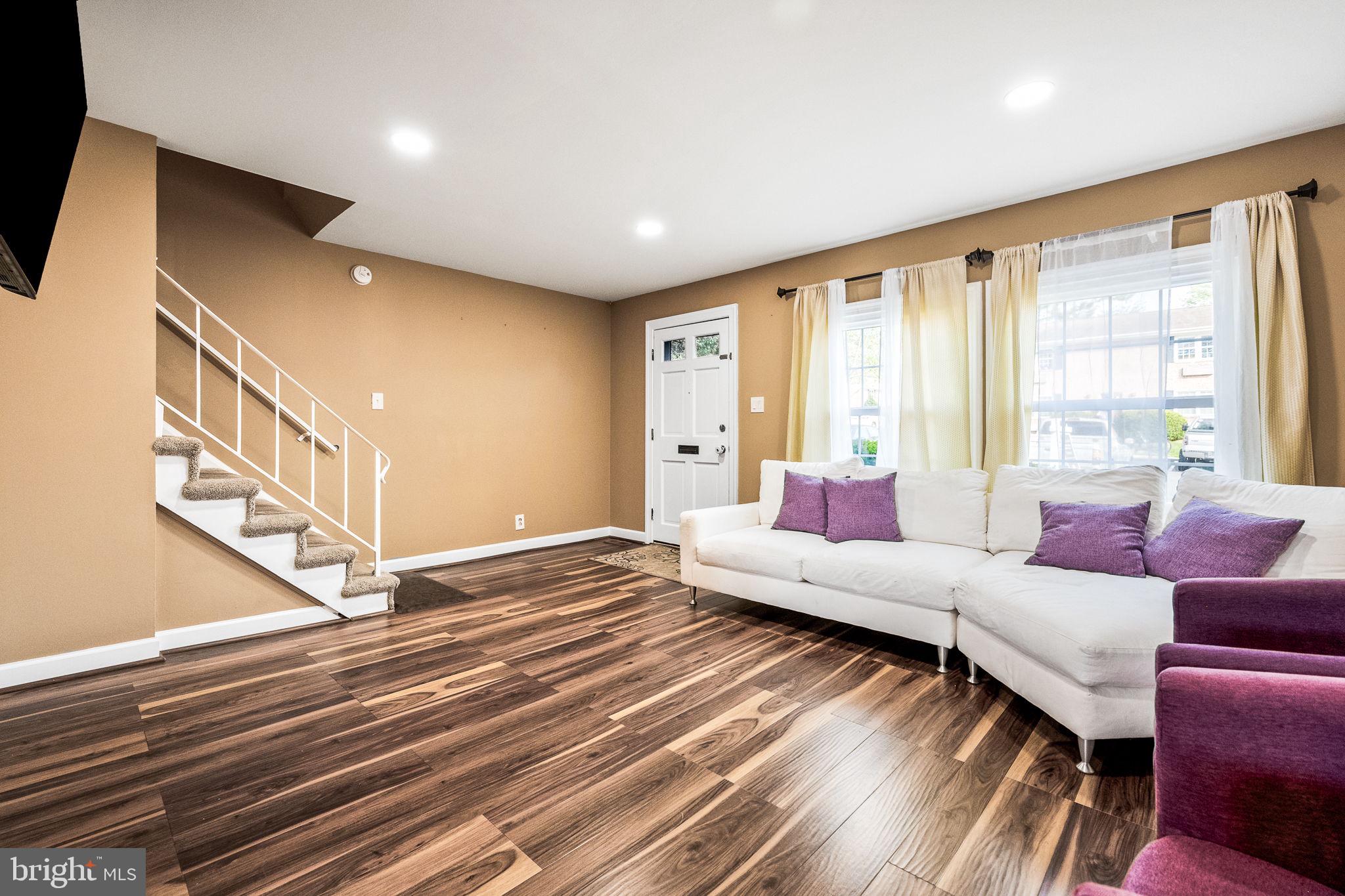 PEMBROOKE - Residential