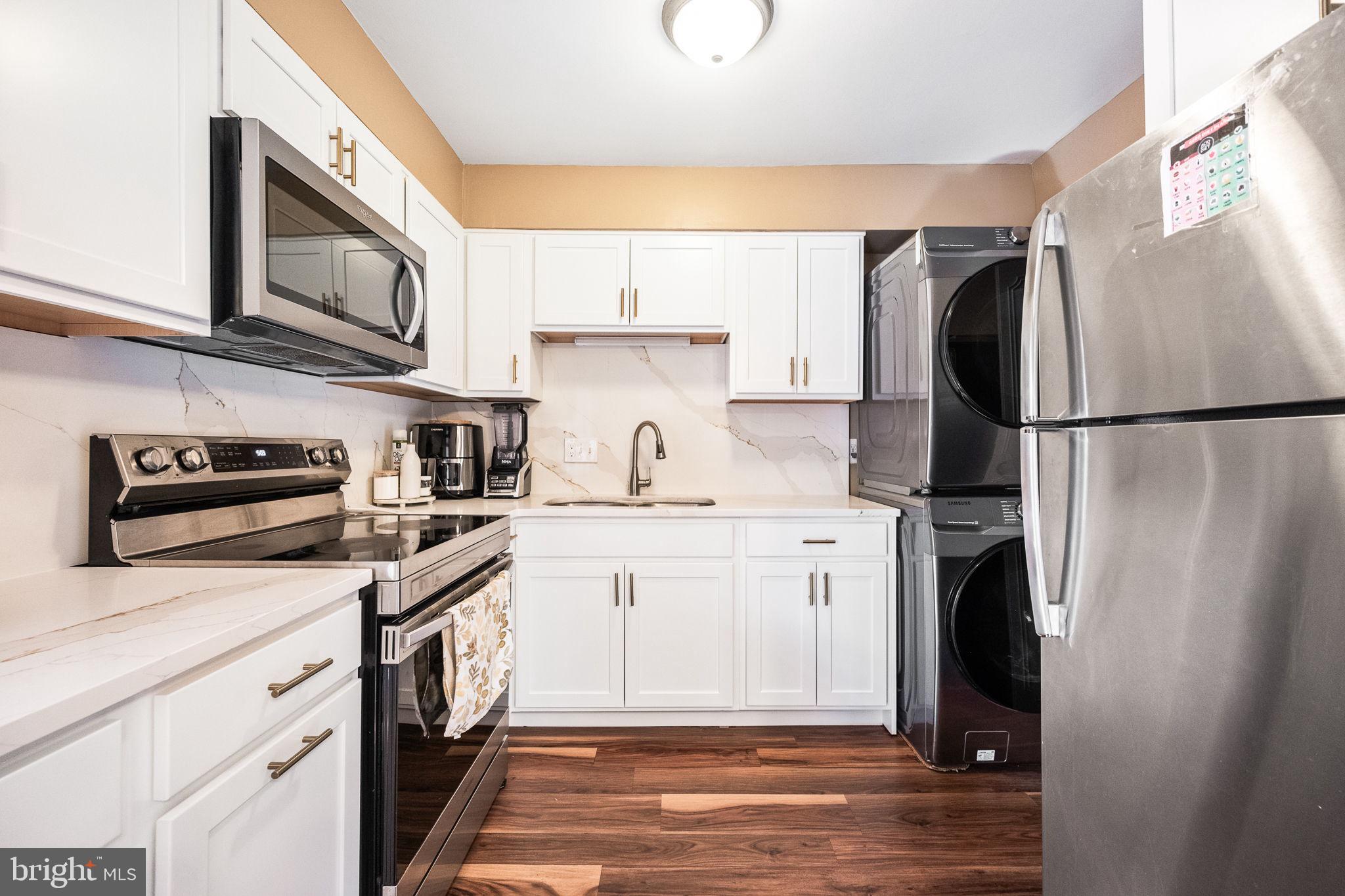 PEMBROOKE - Residential