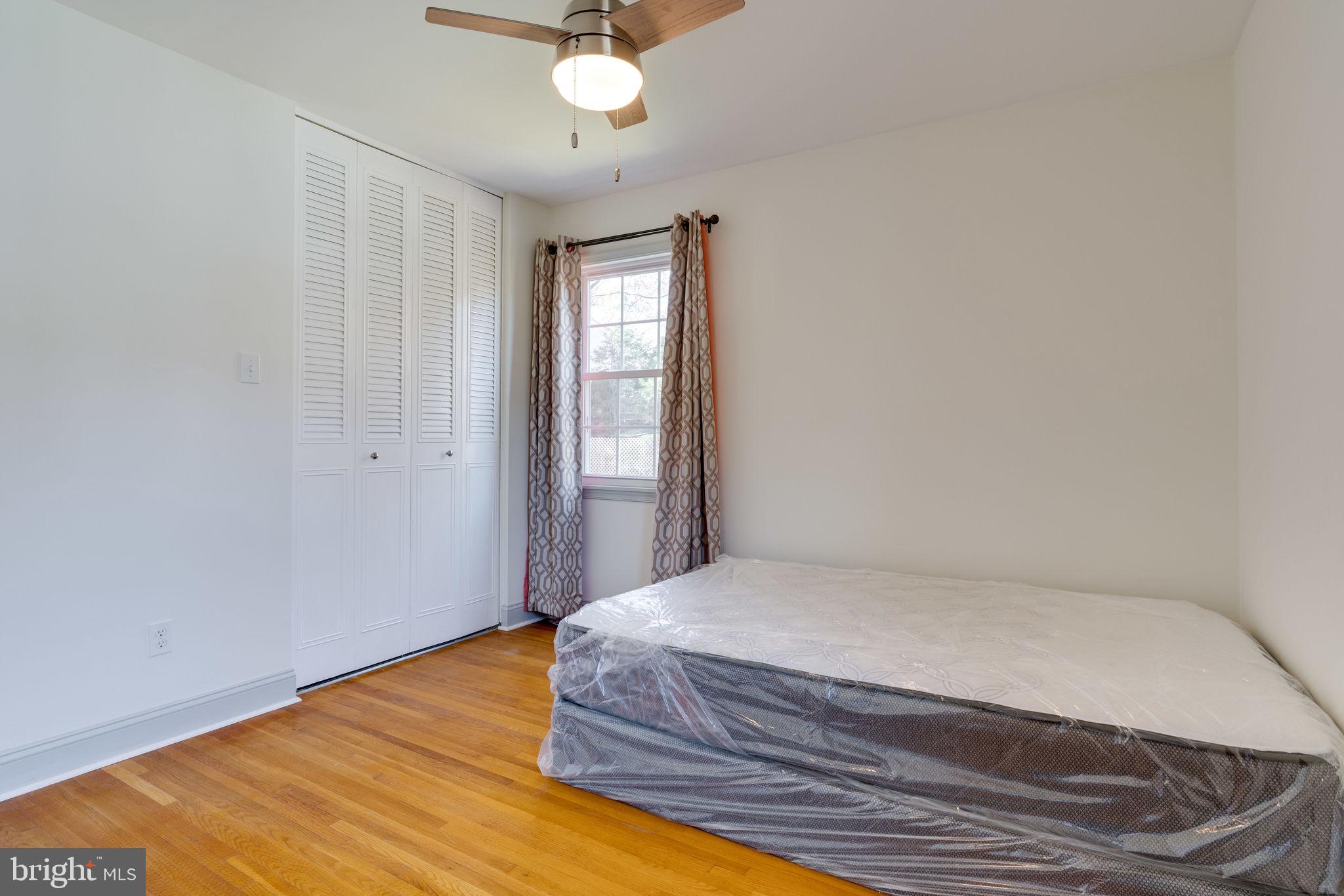 ROLLING VALLEY - Residential Lease