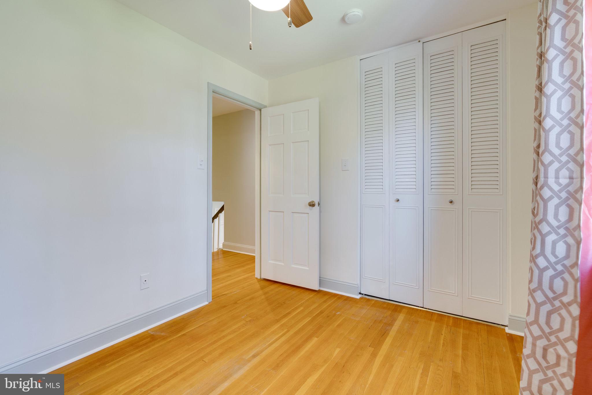 ROLLING VALLEY - Residential Lease