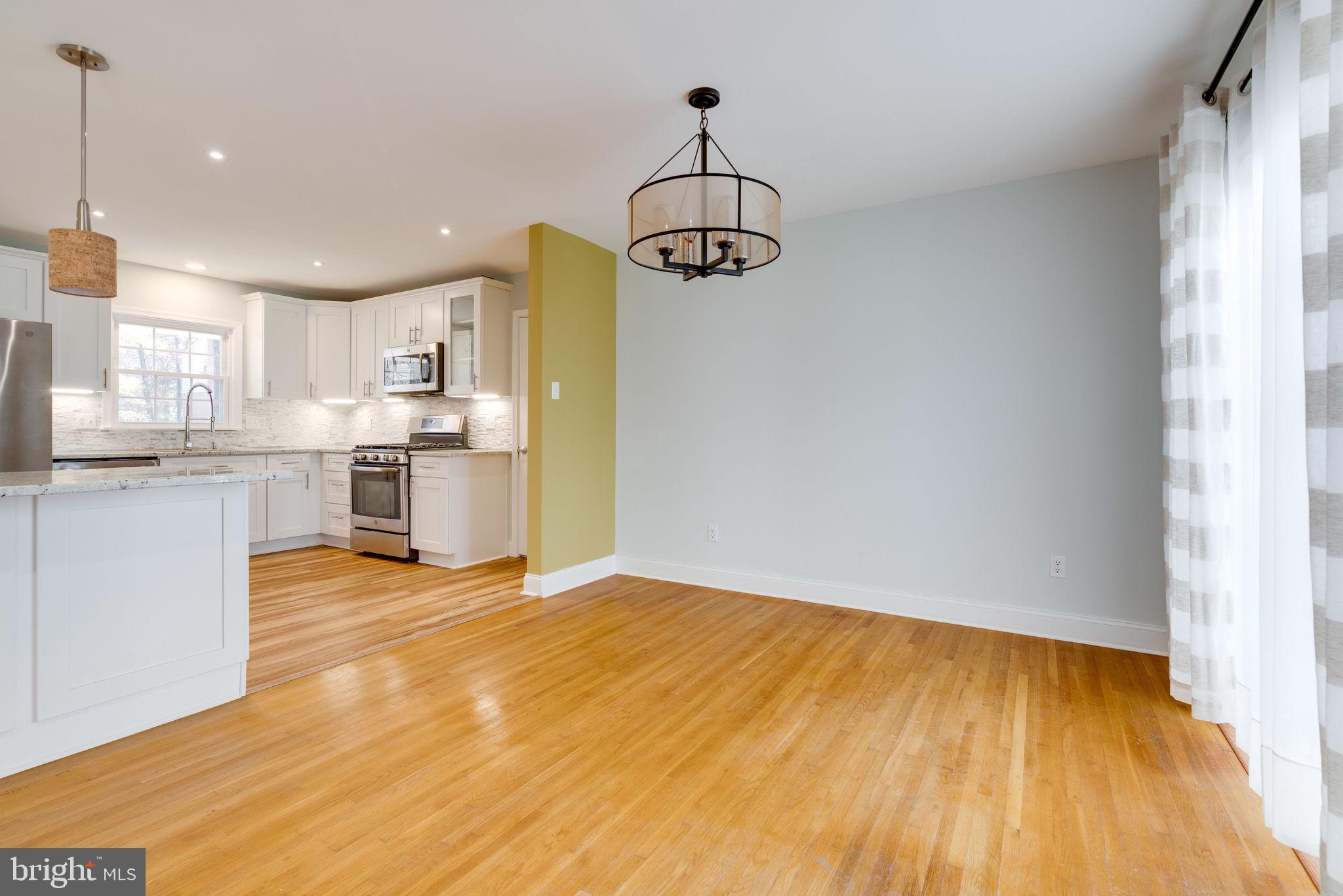 ROLLING VALLEY - Residential Lease