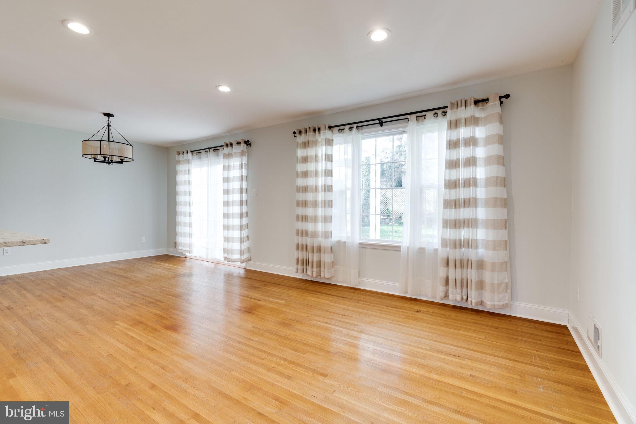 ROLLING VALLEY - Residential Lease