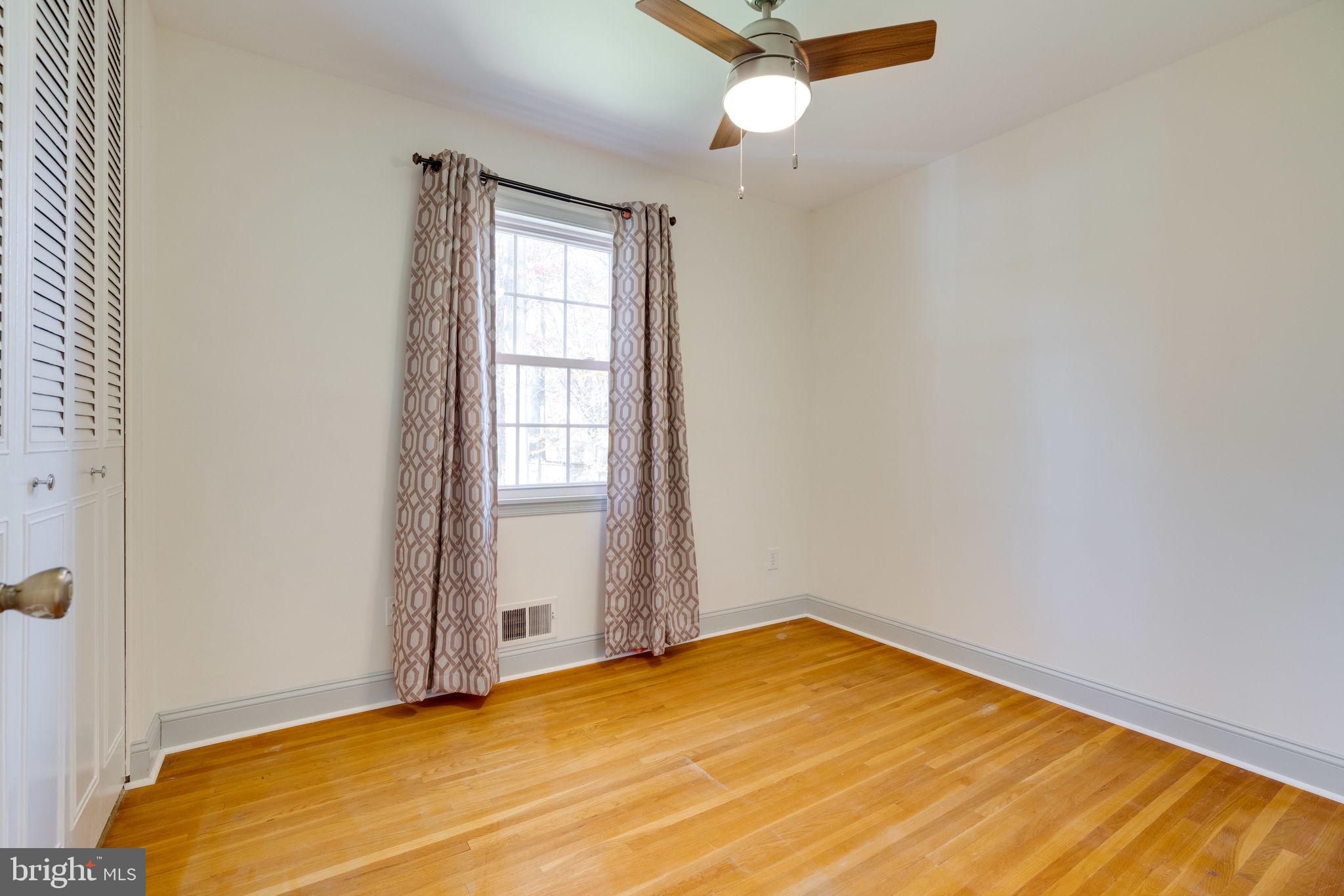 ROLLING VALLEY - Residential Lease