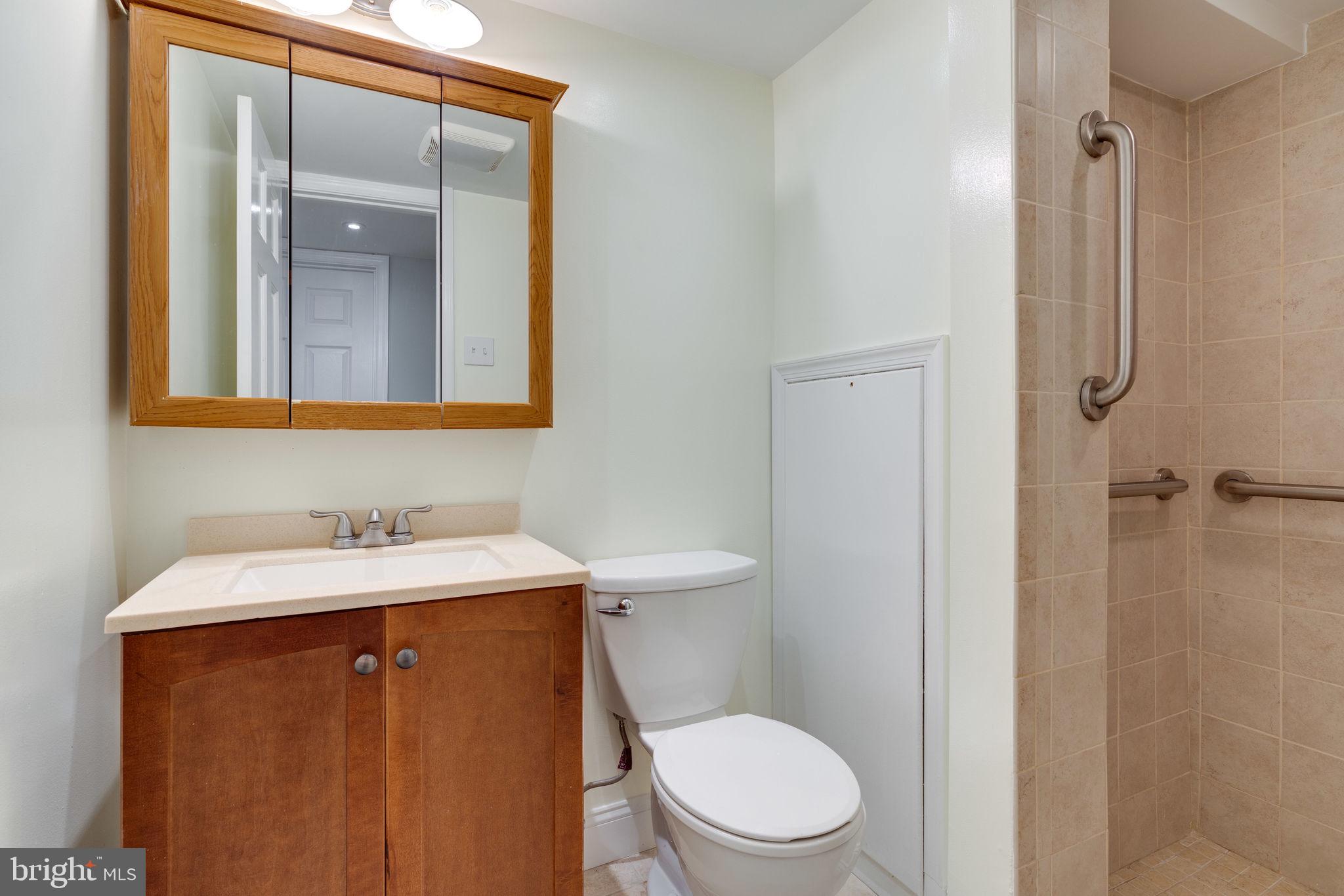 ROLLING VALLEY - Residential Lease