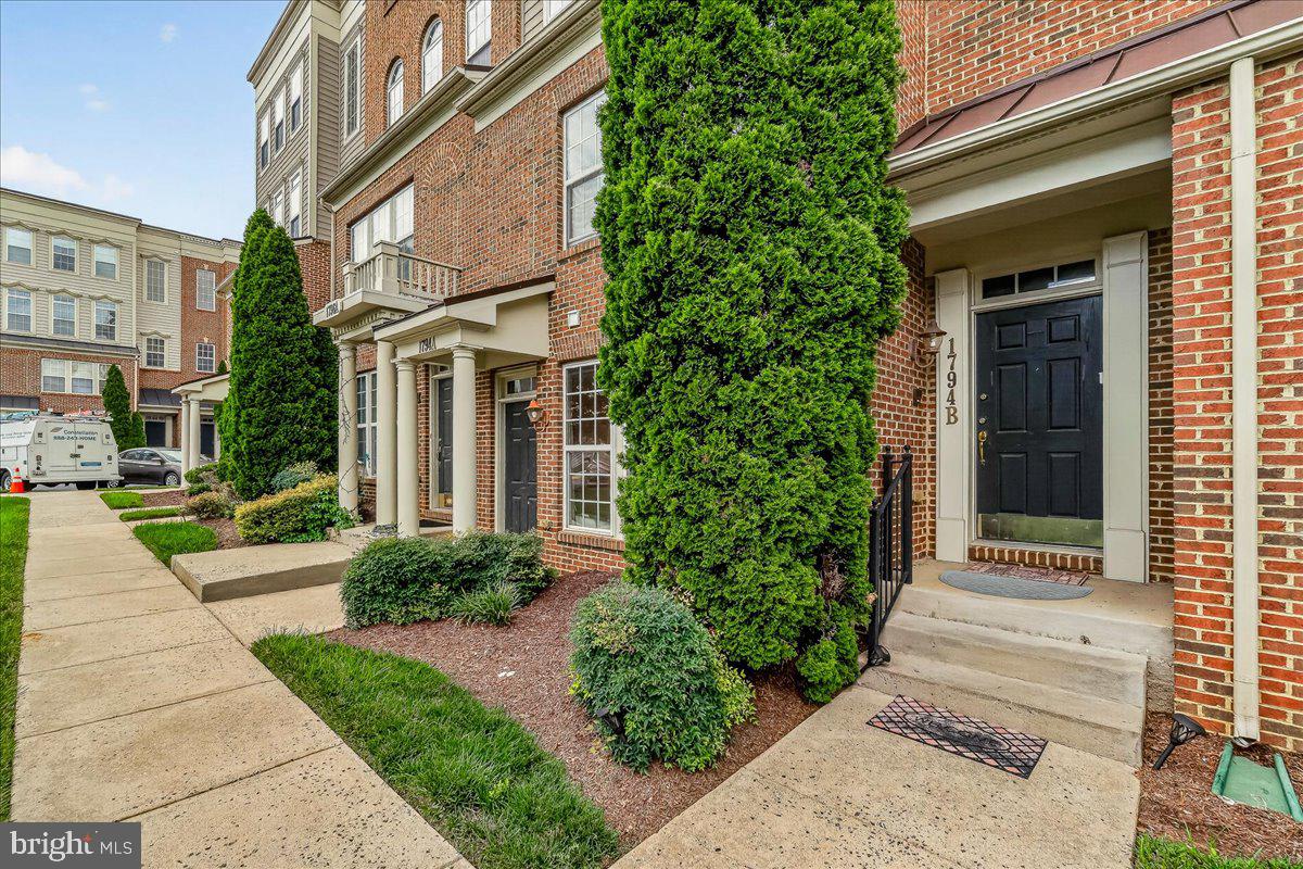 1794 POOLSIDE WAY B 24-B