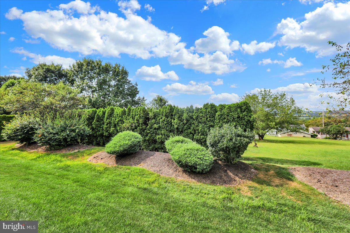 SUMMIT CREST - Residential