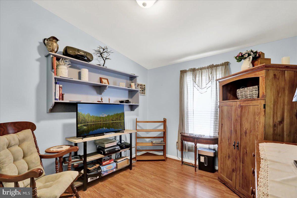 SUMMIT CREST - Residential