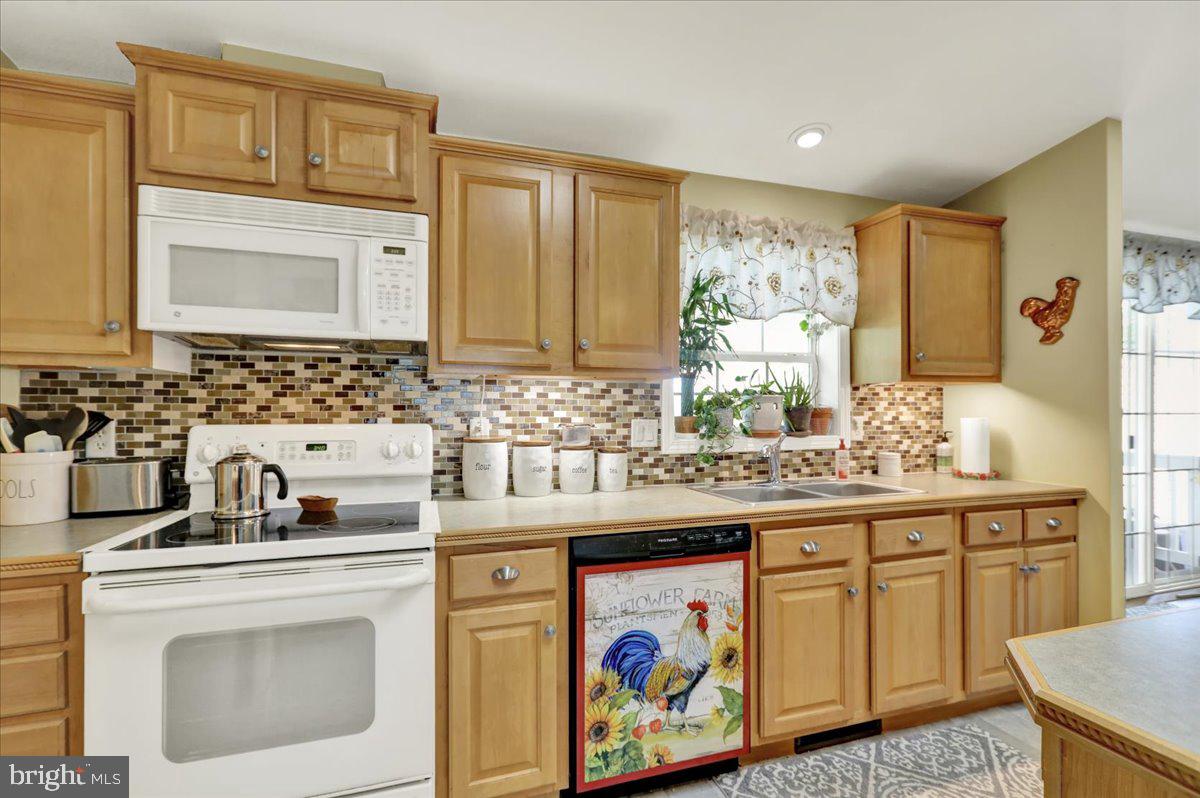 SUMMIT CREST - Residential