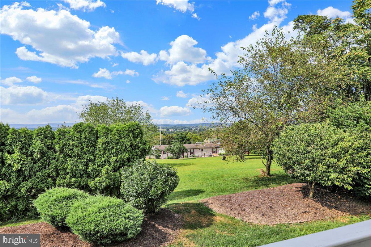 SUMMIT CREST - Residential