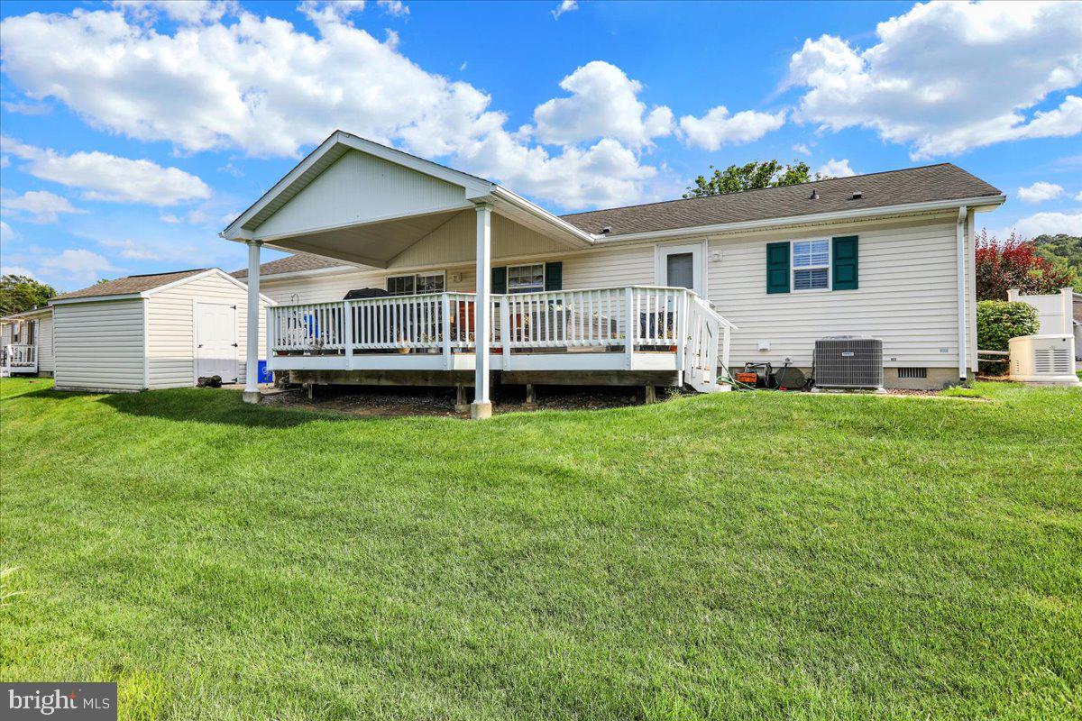 SUMMIT CREST - Residential