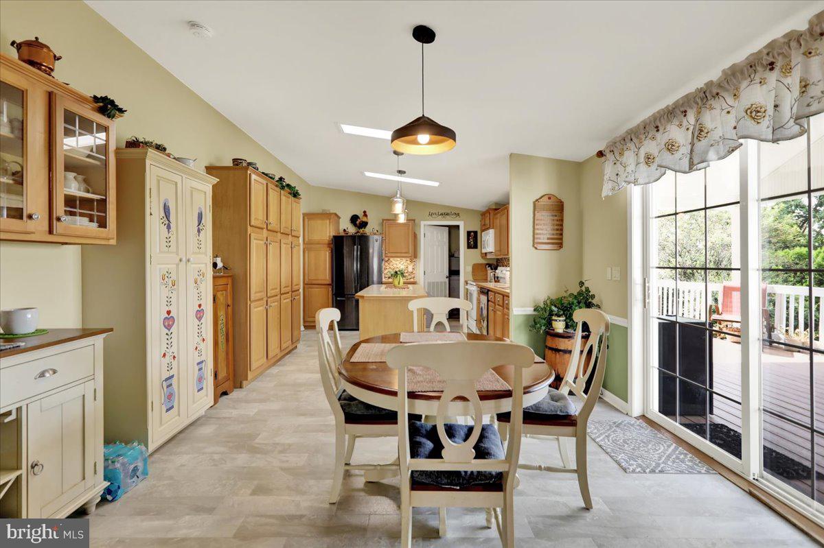 SUMMIT CREST - Residential