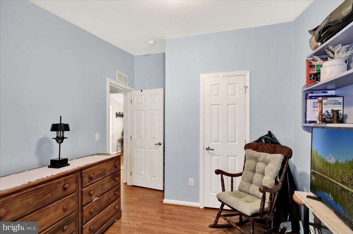 SUMMIT CREST - Residential