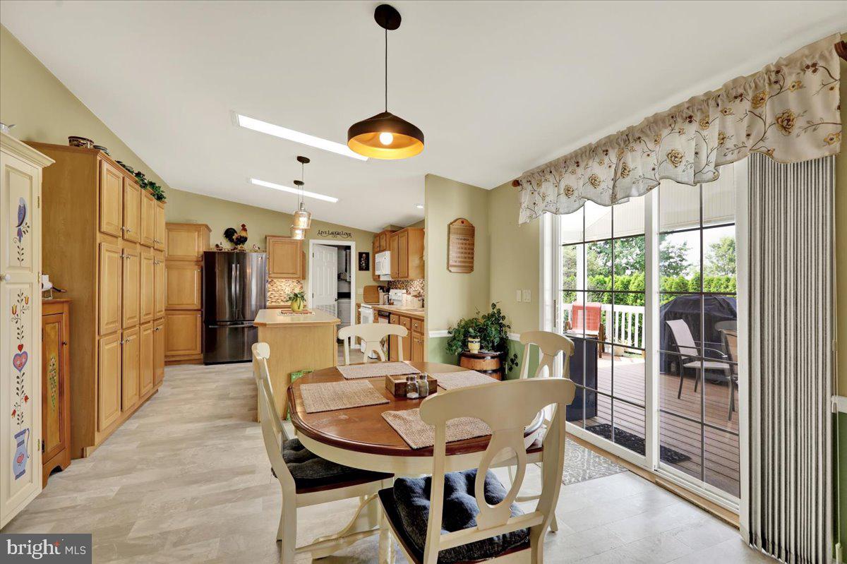 SUMMIT CREST - Residential