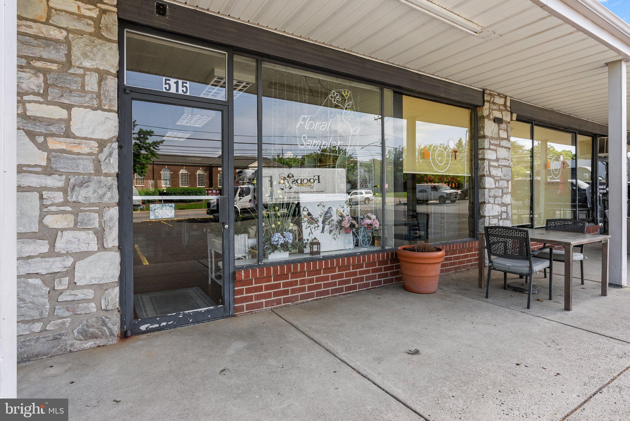 LAFAYETTE HILL - Commercial Sale