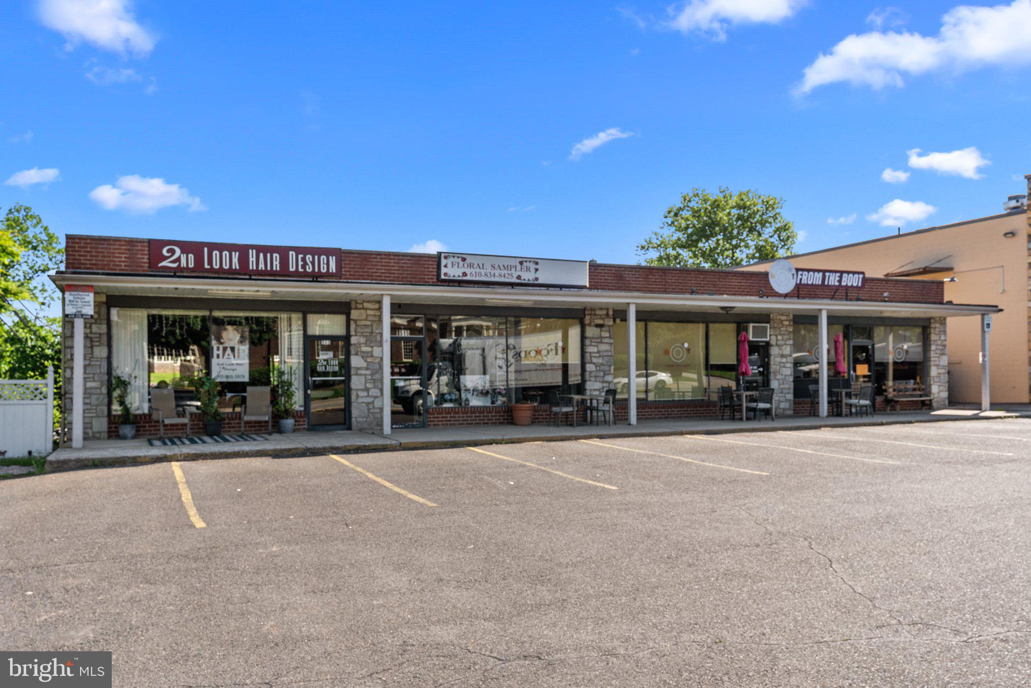 LAFAYETTE HILL - Commercial Sale