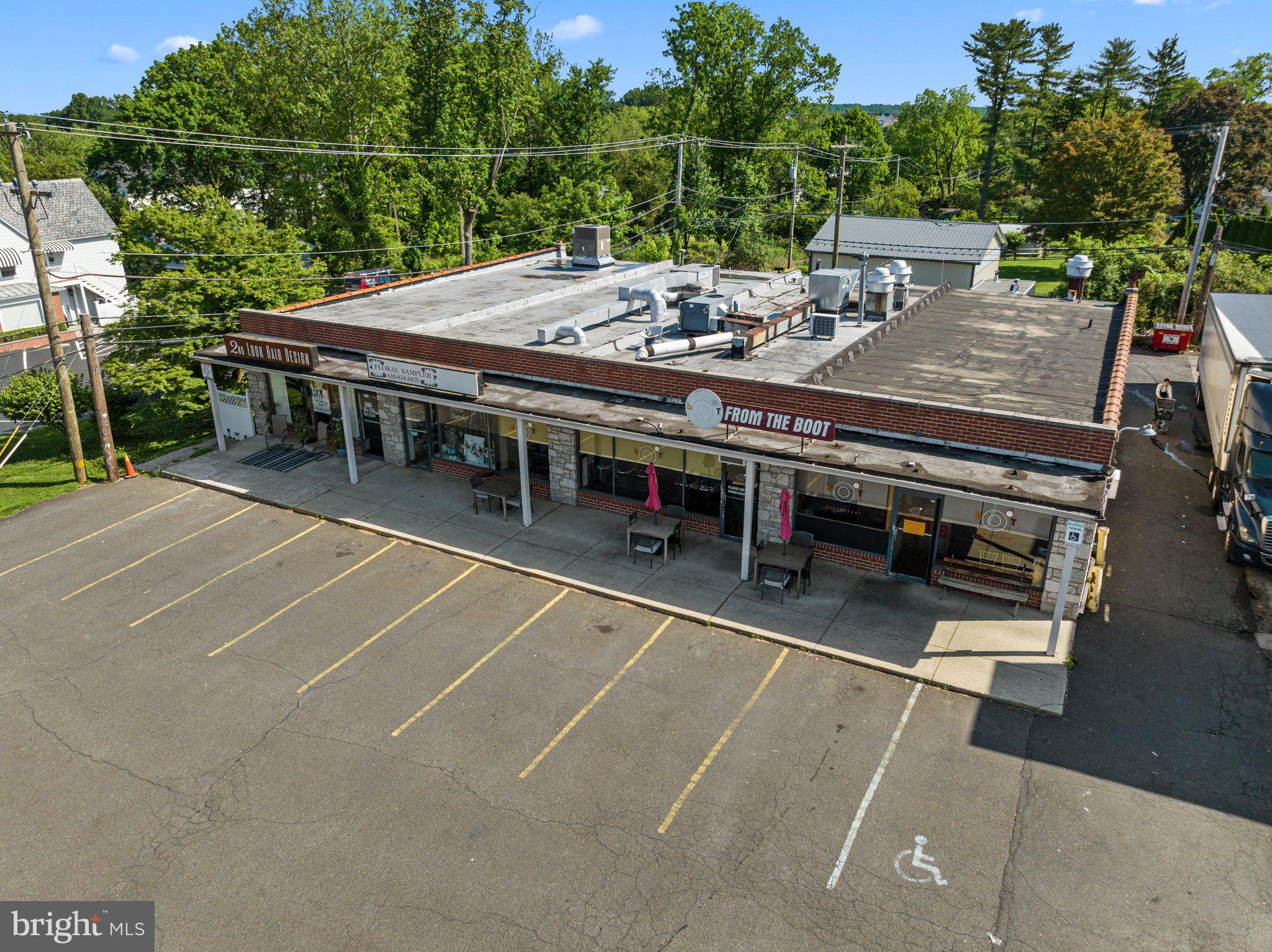 LAFAYETTE HILL - Commercial Sale