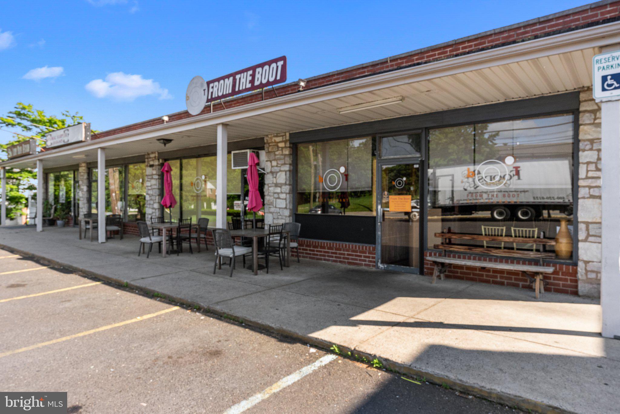 LAFAYETTE HILL - Commercial Sale