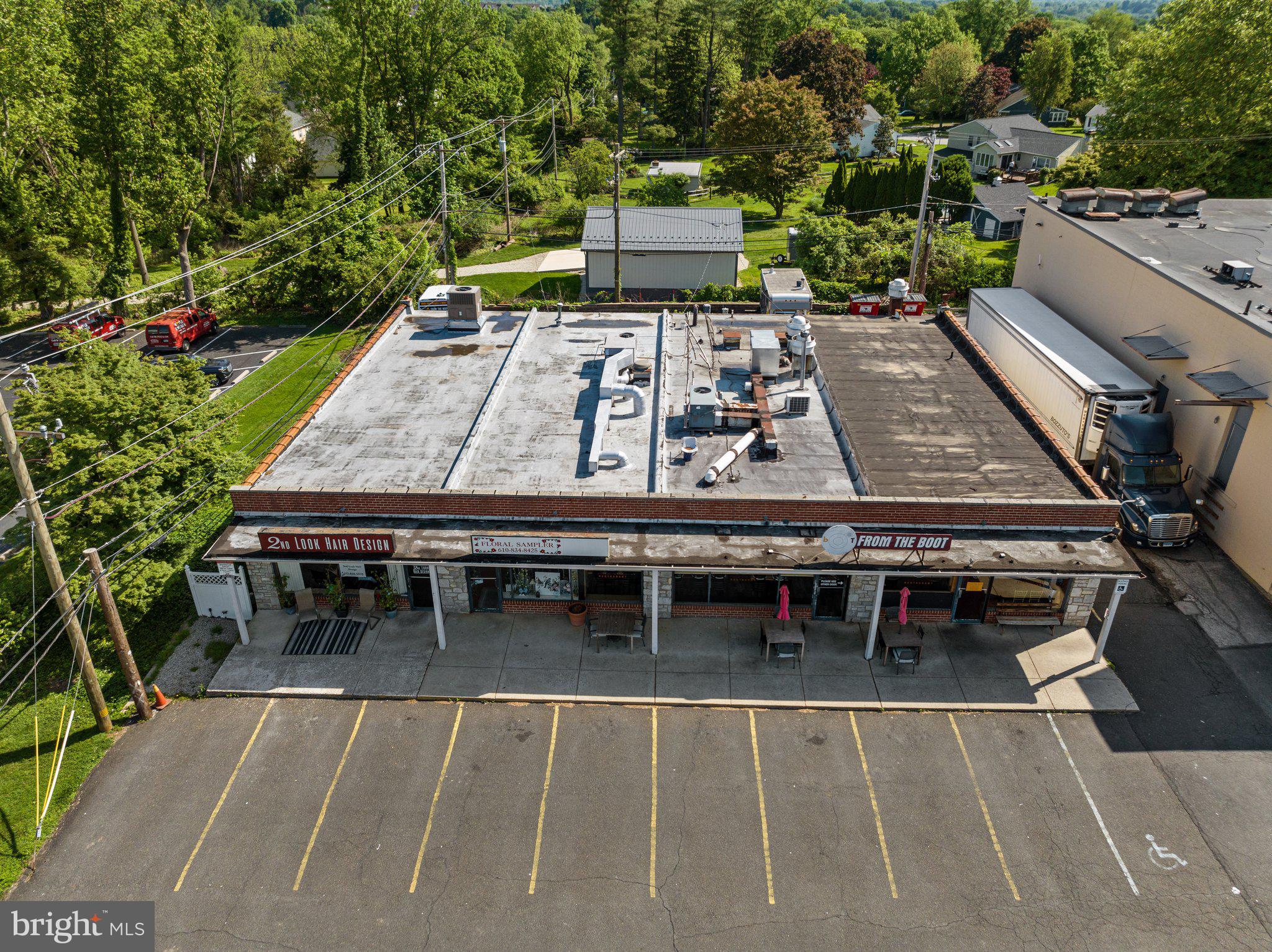 LAFAYETTE HILL - Commercial Sale